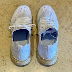 APL Techloom Breeze size 7.5 women